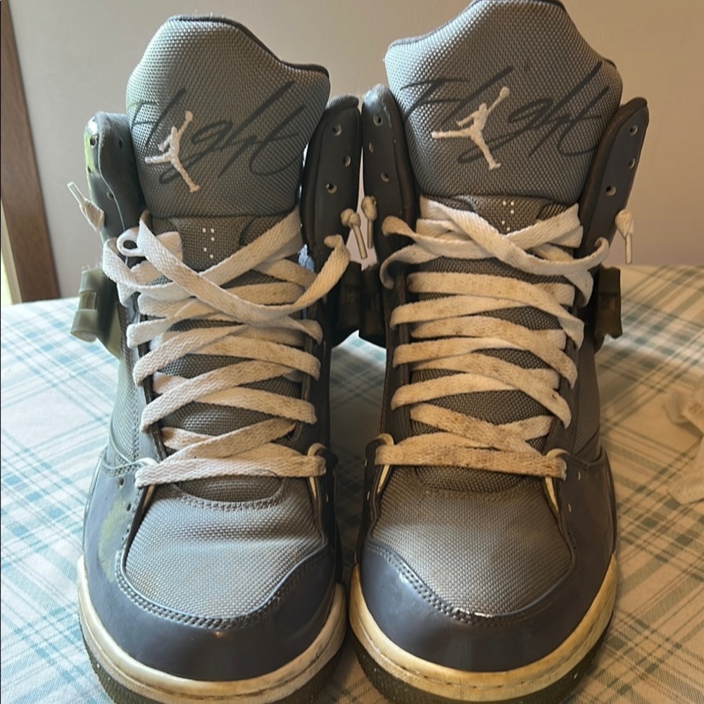 Jordan Gray Premium Sneakers with Versatile Design